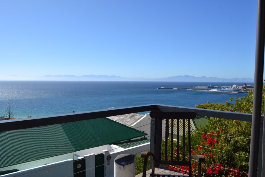 To Let 2 Bedroom Property for Rent in Simons Town Western Cape